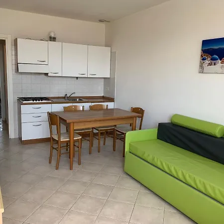 Condominio Penelope 102 דירה