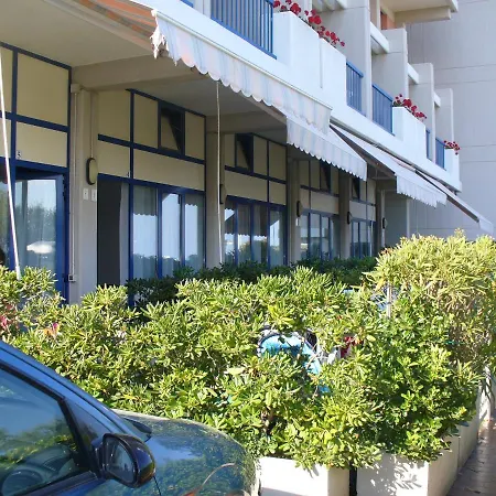 Condominio Penelope 102 דירה
